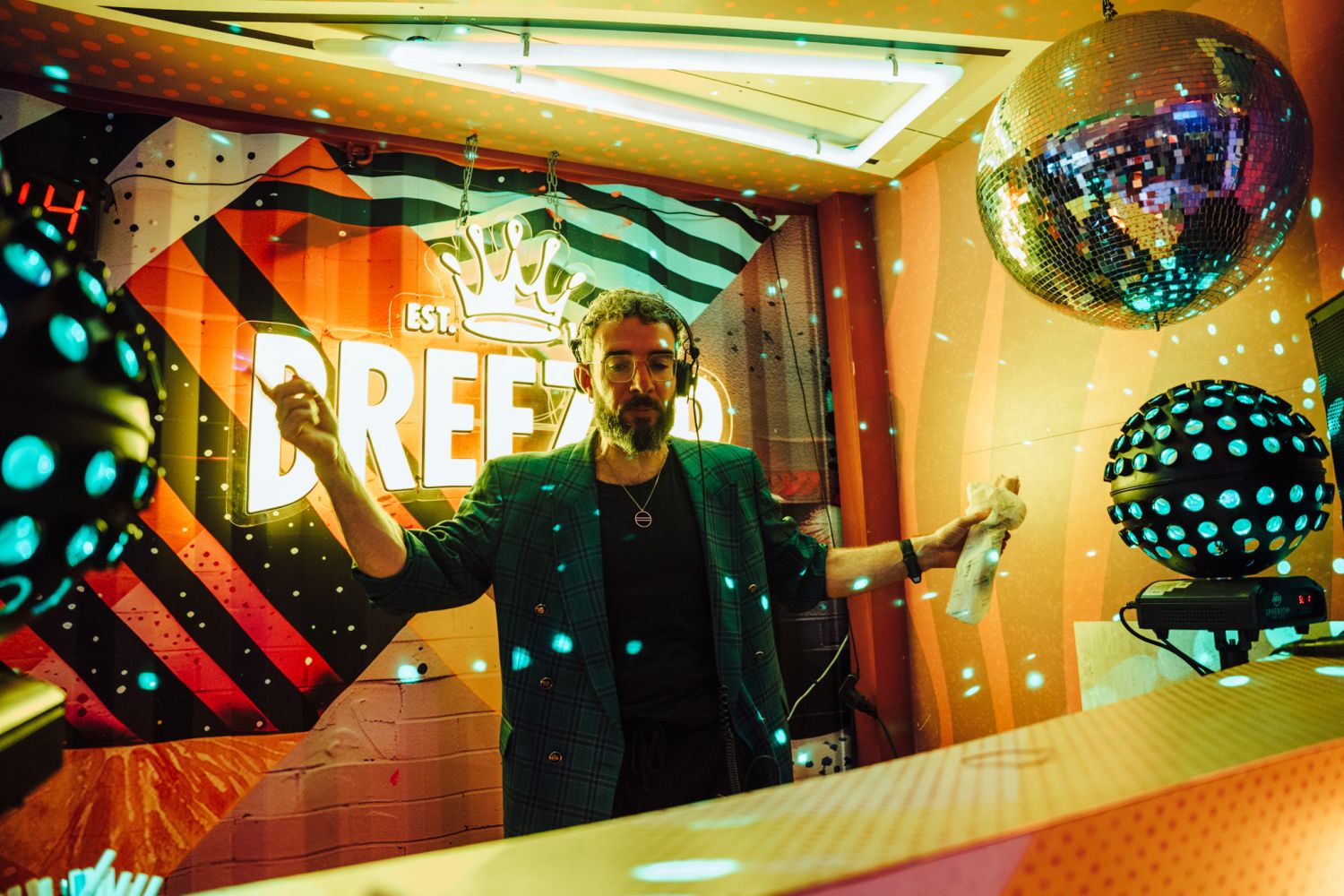 BREEZER - SECRET STAGE BREEZER - SECRET STAGE